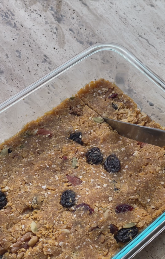 No-Bake Trail Mix Granola Bars detail
