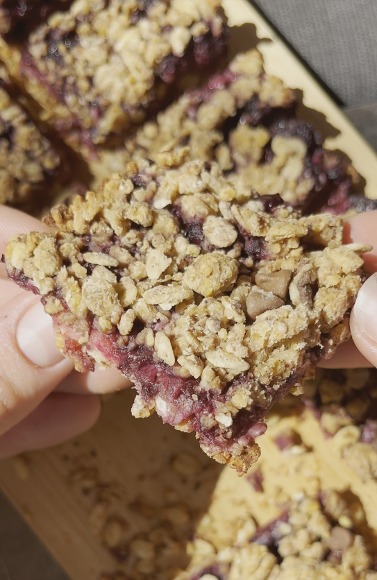 Berry Crumble Bars detail