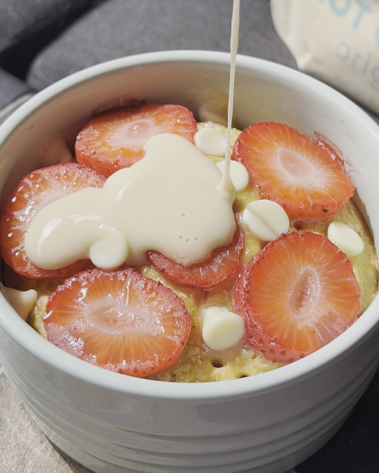 Berries & Cream Baked 'Oats' detail