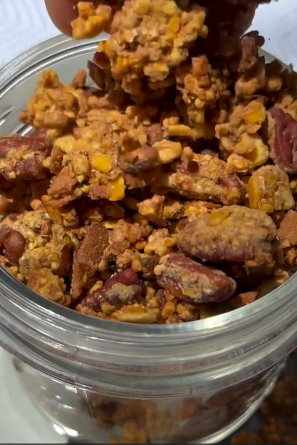 Simple Protein Granola (No Oats, All Crunch) detail